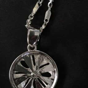 Silver Rim Spinner Necklace 2